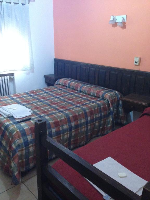 Hotel Gure Echea Villa Carlos Paz Zimmer foto